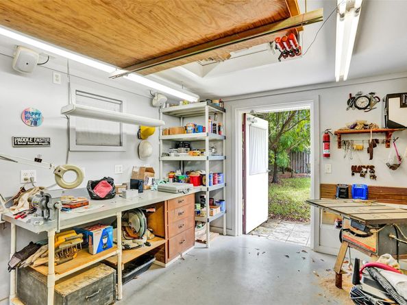 2731 NE 9th Ave, Pompano Beach FL 33064