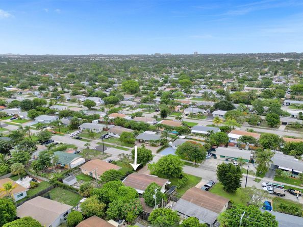 2731 NE 9th Ave, Pompano Beach FL 33064