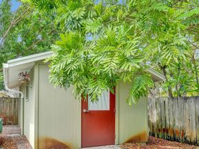 2731 NE 9th Ave, Pompano Beach FL 33064
