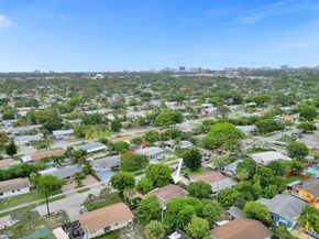 2731 NE 9th Ave, Pompano Beach FL 33064