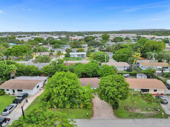 2731 NE 9th Ave, Pompano Beach FL 33064
