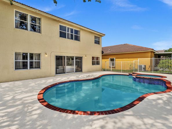 16727 Sapphire Isle, Weston FL 33331