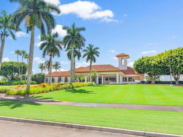1697 Mayacoo Lakes Boulevard, West Palm Beach FL 33411