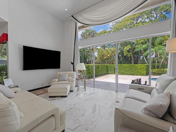 1697 Mayacoo Lakes Boulevard, West Palm Beach FL 33411