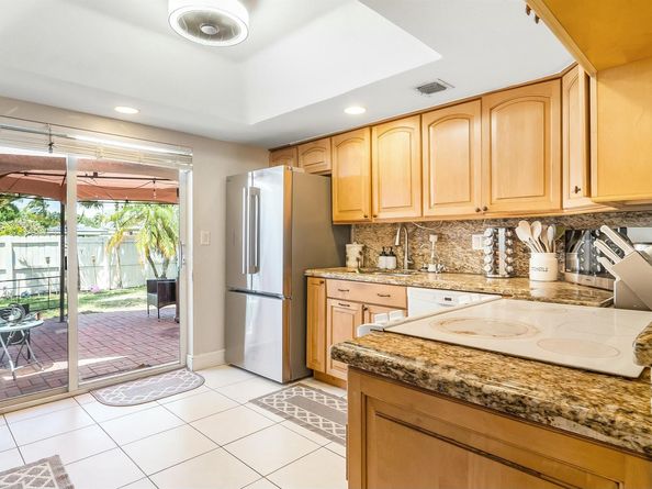 261 NW 47th Court, Oakland Park FL 33334