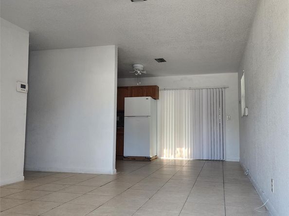 1041 NW 23rd Ter, Fort Lauderdale FL 33311