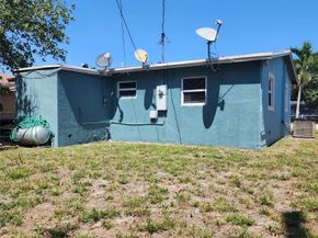 1041 NW 23rd Ter, Fort Lauderdale FL 33311