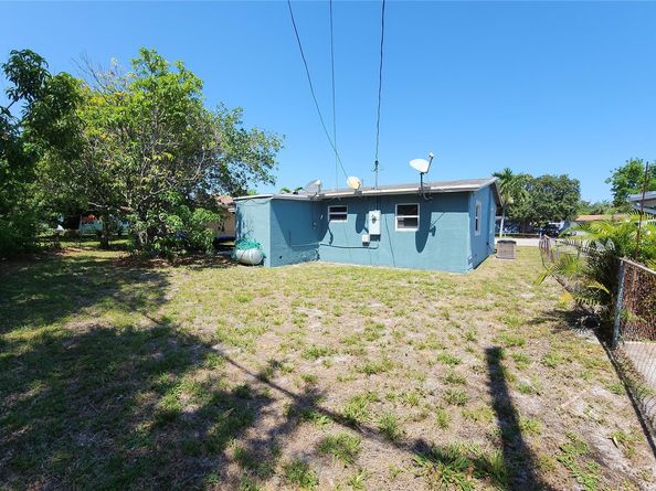 1041 NW 23rd Ter, Fort Lauderdale FL 33311