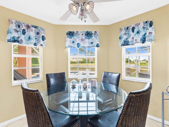 7520 NW 28th St, Margate FL 33063