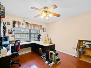 7520 NW 28th St, Margate FL 33063