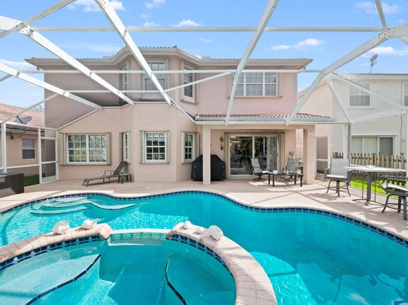 7520 NW 28th St, Margate FL 33063