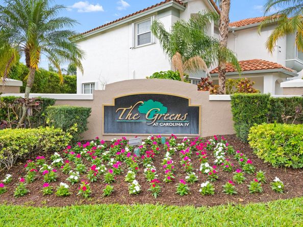 7520 NW 28th St, Margate FL 33063
