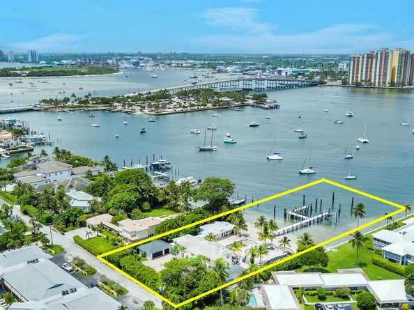 3025 Lake Drive, Singer Island FL 33404