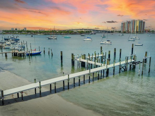 3025 Lake Drive, Singer Island FL 33404