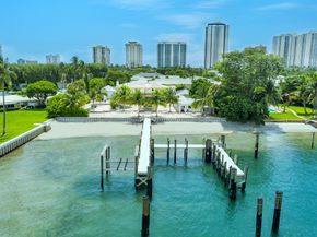 3025 Lake Drive, Singer Island FL 33404
