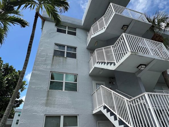 117 Royal Park Drive 2A, Oakland Park FL 33309