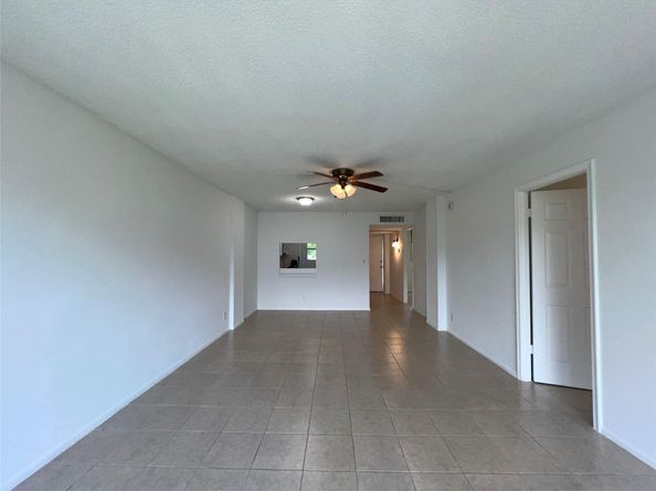 117 Royal Park Drive 2A, Oakland Park FL 33309