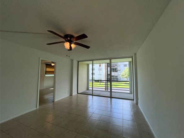 117 Royal Park Drive 2A, Oakland Park FL 33309