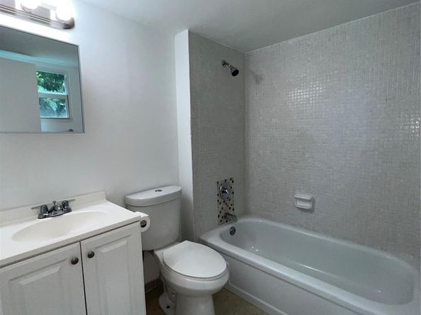 117 Royal Park Drive 2A, Oakland Park FL 33309