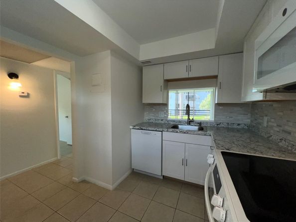 117 Royal Park Drive 2A, Oakland Park FL 33309