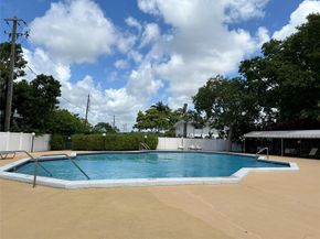 117 Royal Park Drive 2A, Oakland Park FL 33309