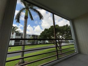 117 Royal Park Drive 2A, Oakland Park FL 33309
