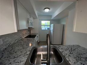 117 Royal Park Drive 2A, Oakland Park FL 33309