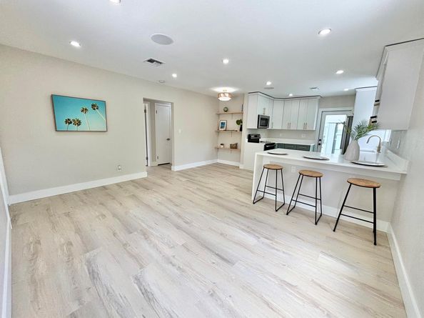 606 Avenida Alegre, West Palm Beach FL 33405