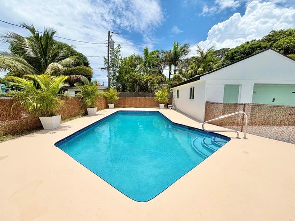 606 Avenida Alegre, West Palm Beach FL 33405