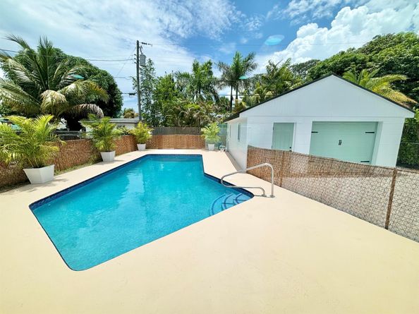 606 Avenida Alegre, West Palm Beach FL 33405