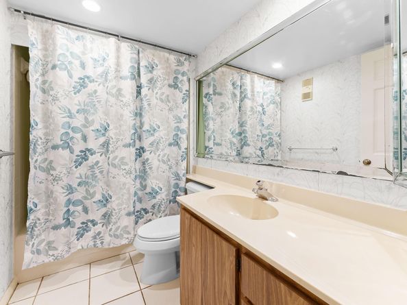 1717 Whitehall Drive 205, Davie FL 33324