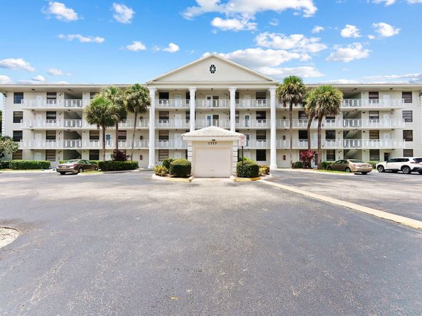 1717 Whitehall Drive 205, Davie FL 33324
