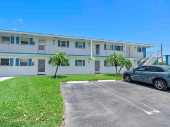 1115 Lake Terrace