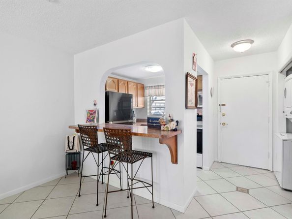 1115 Lake Terrace 111, Boynton Beach FL 33426