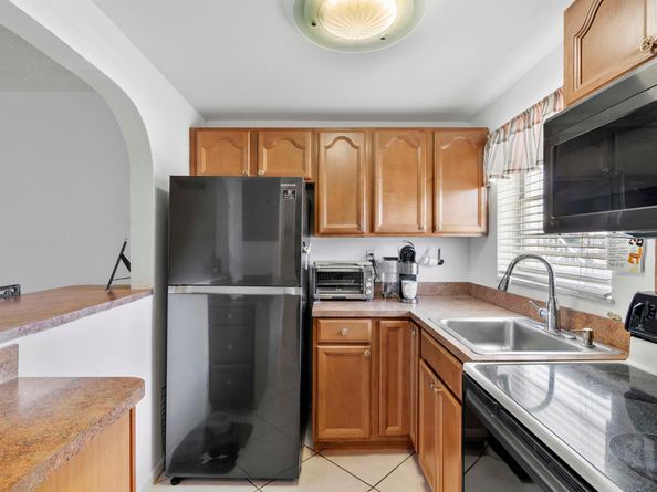 1115 Lake Terrace 111, Boynton Beach FL 33426