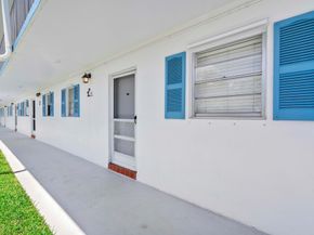 1115 Lake Terrace 111, Boynton Beach FL 33426