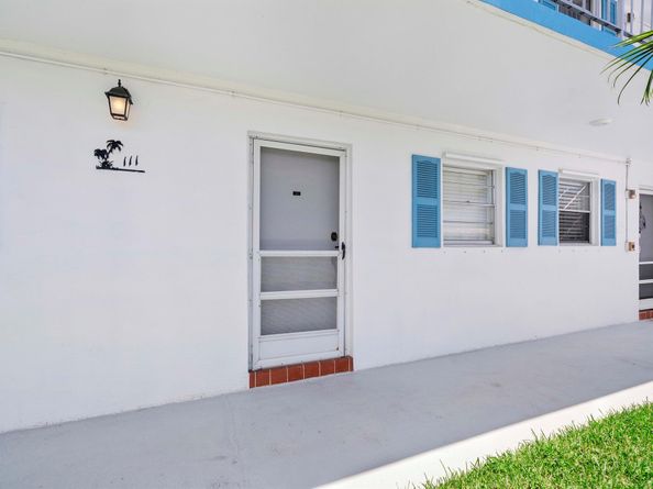 1115 Lake Terrace 111, Boynton Beach FL 33426