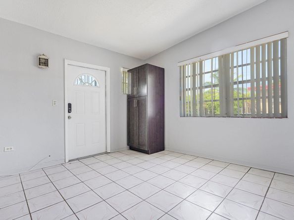 430 NW 133rd St, North Miami FL 33168