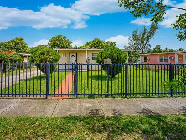 430 NW 133rd St, North Miami FL 33168