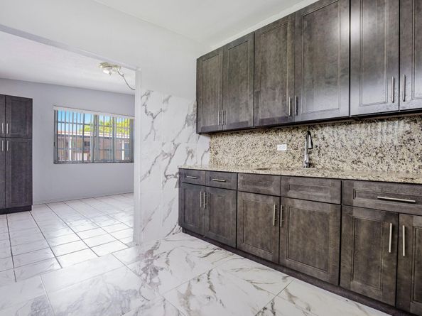 430 NW 133rd St, North Miami FL 33168