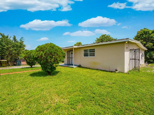 430 NW 133rd St, North Miami FL 33168