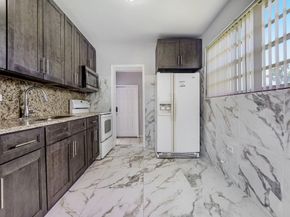 430 NW 133rd St, North Miami FL 33168