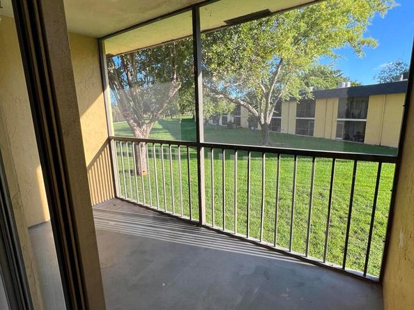 814 Meadows Circle 814, Boynton Beach FL 33436