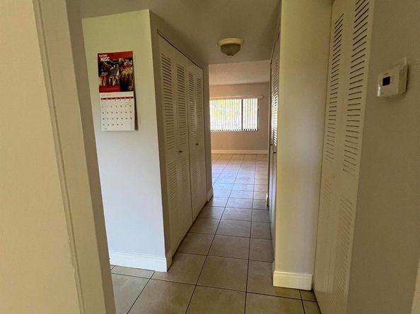 814 Meadows Circle 814, Boynton Beach FL 33436