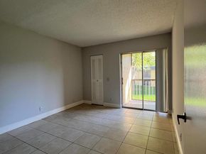 814 Meadows Circle 814, Boynton Beach FL 33436