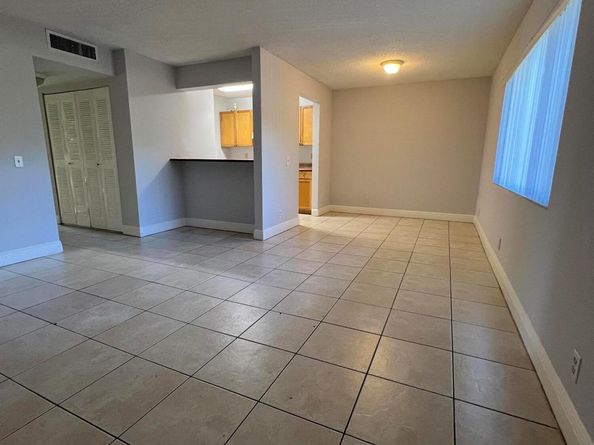814 Meadows Circle 814, Boynton Beach FL 33436