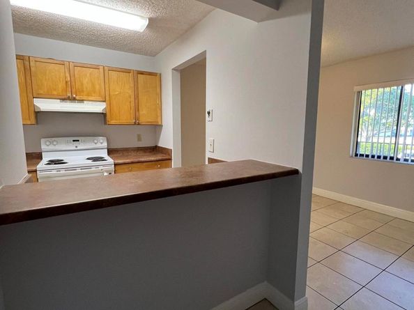 814 Meadows Circle 814, Boynton Beach FL 33436