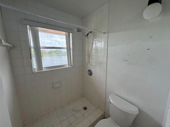 3243 NW 44th St 2, Fort Lauderdale FL 33309