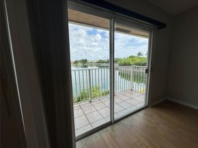 3243 NW 44th St 2, Fort Lauderdale FL 33309