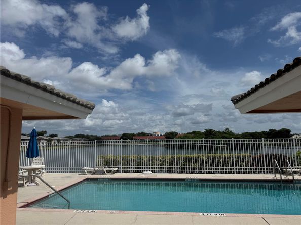 3243 NW 44th St 2, Fort Lauderdale FL 33309